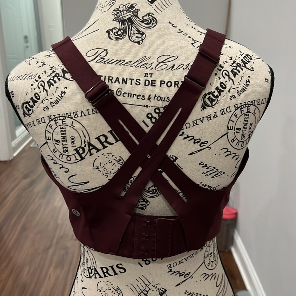 Lulu lemon sports bra - Picture 3 of 4